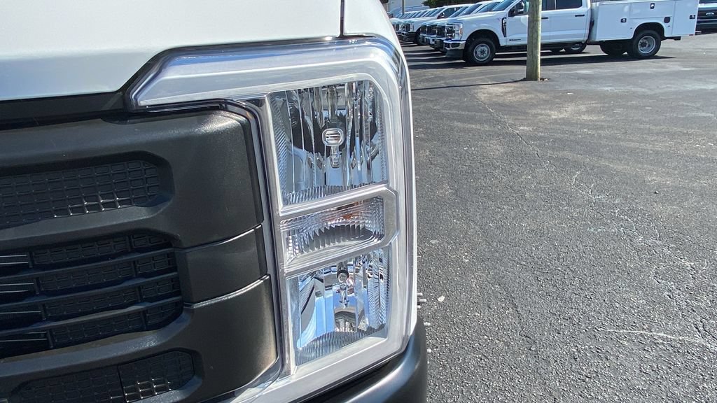 New 2026 Ford F350 XL AWD/4WD image 9