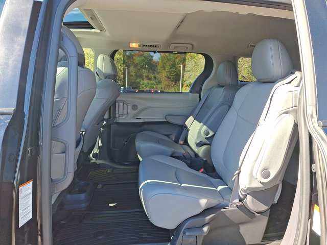 Used 2022 Toyota Sienna XLE w/ XLE Plus Package AWD/4WD image 21