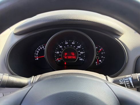 Used 2015 Kia Soul FWD image 13