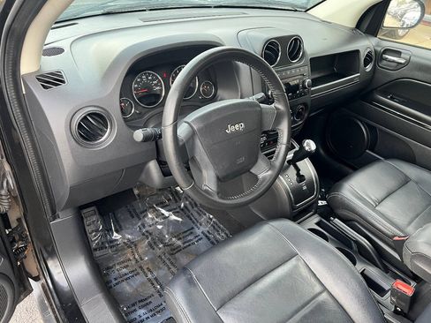 Used 2009 Jeep Compass Limited w/ Sun/Sound Group FWD image 19