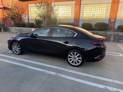 Used 2022 MAZDA MAZDA3 s AWD/4WD image 3