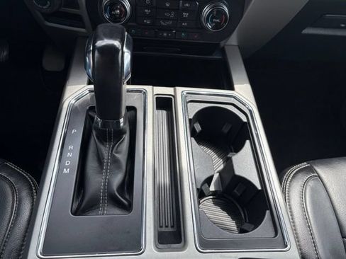 Used 2020 Ford F150 Lariat w/ Equipment Group 502A Luxury AWD/4WD image 32