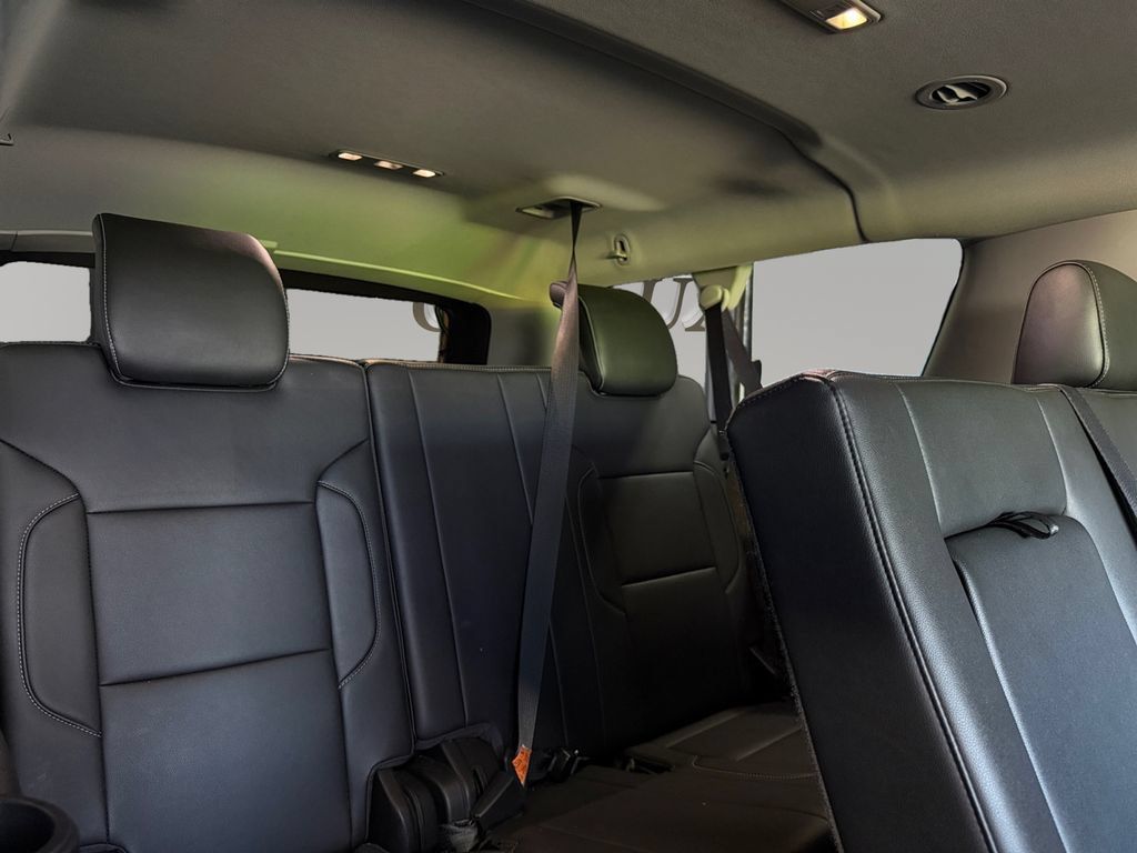 Used 2018 Chevrolet Suburban LT RWD image 25