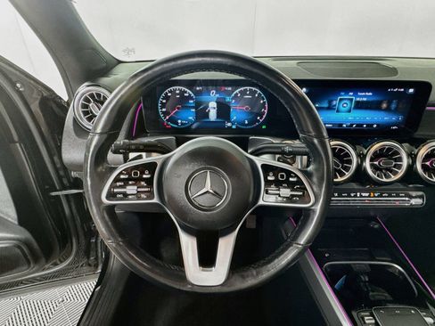 Used 2022 Mercedes-Benz GLB 250 4MATIC image 13