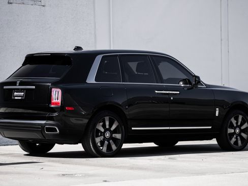 Used 2023 Rolls-Royce Cullinan image 14