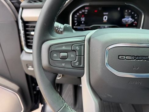 Used 2025 GMC Sierra 1500 Denali AWD/4WD image 18