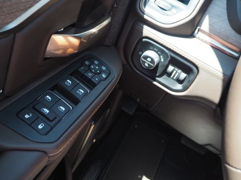 New 2025 RAM 3500 Longhorn image 34