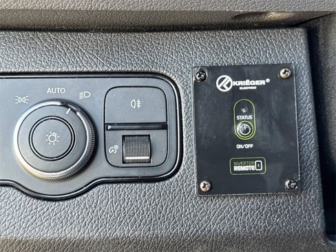 Used 2019 Mercedes-Benz Sprinter 170 w/ Chrome Grille Package image 25