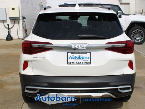 Used 2023 Kia Seltos S w/ Navigation Package AWD/4WD image 5