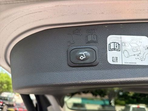Used 2017 Ford Escape Titanium image 13