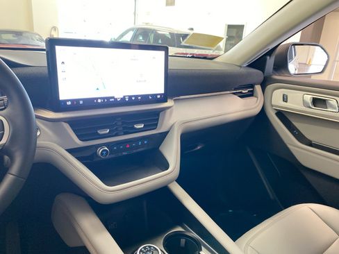 New 2026 Ford Explorer Active AWD/4WD image 15