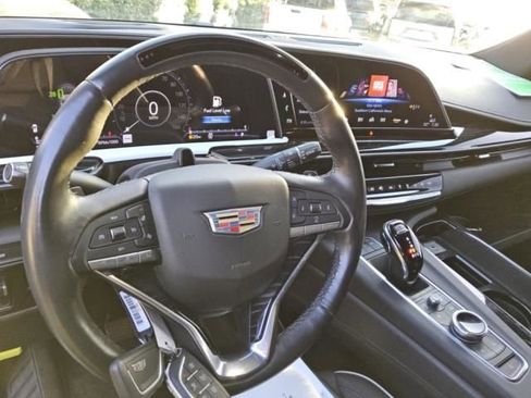 Used 2023 Cadillac Escalade Sport w/ LPO, Illumination Package image 6