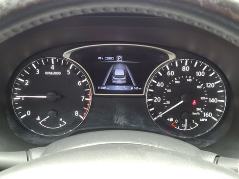 Used 2018 Nissan Pathfinder SL w/ Midnight Edition Package AWD/4WD image 13