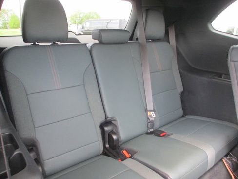 Used 2024 GMC Acadia AT4 w/ Super Cruise Package image 27