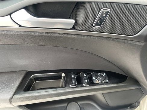 Used 2015 Ford Fusion SE image 15