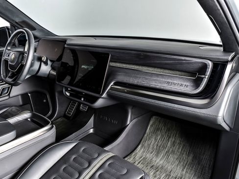 Used 2024 Rivian R1S Adventure AWD/4WD image 22