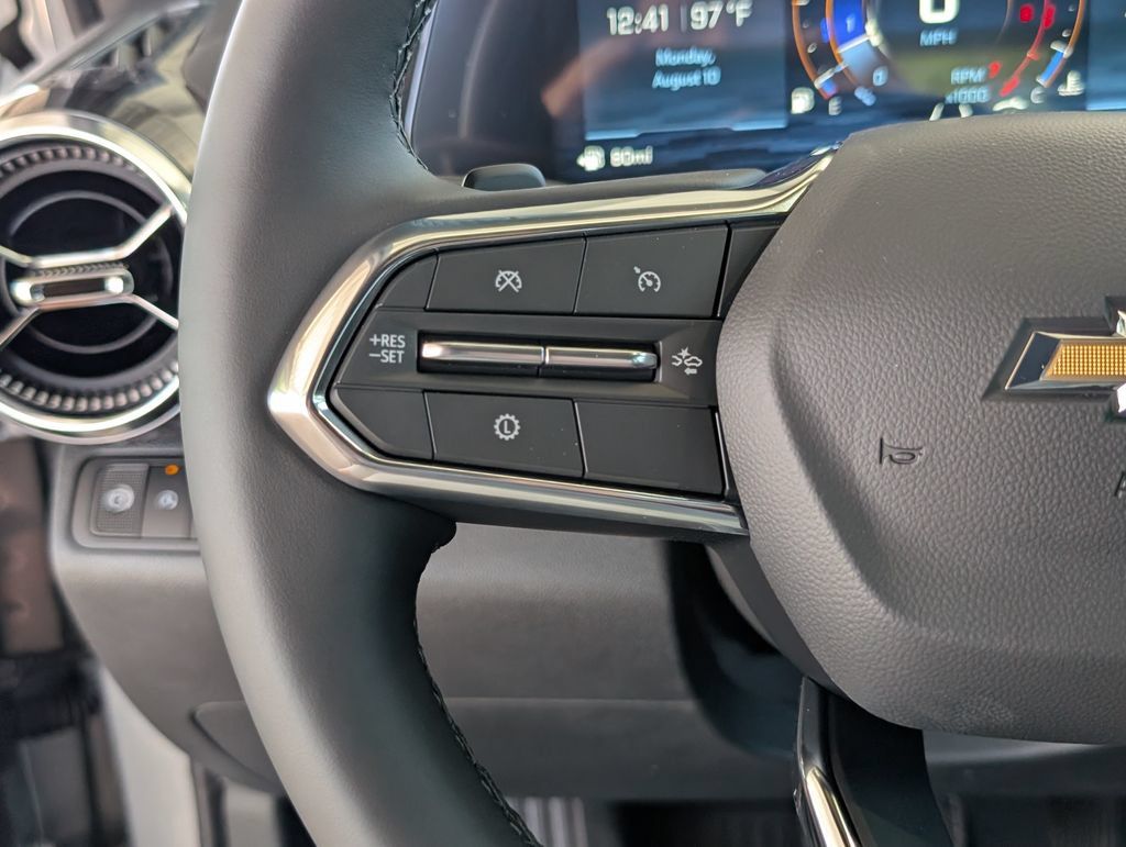 New 2027 Chevrolet Equinox LT w/ Convenience Package II FWD image 16