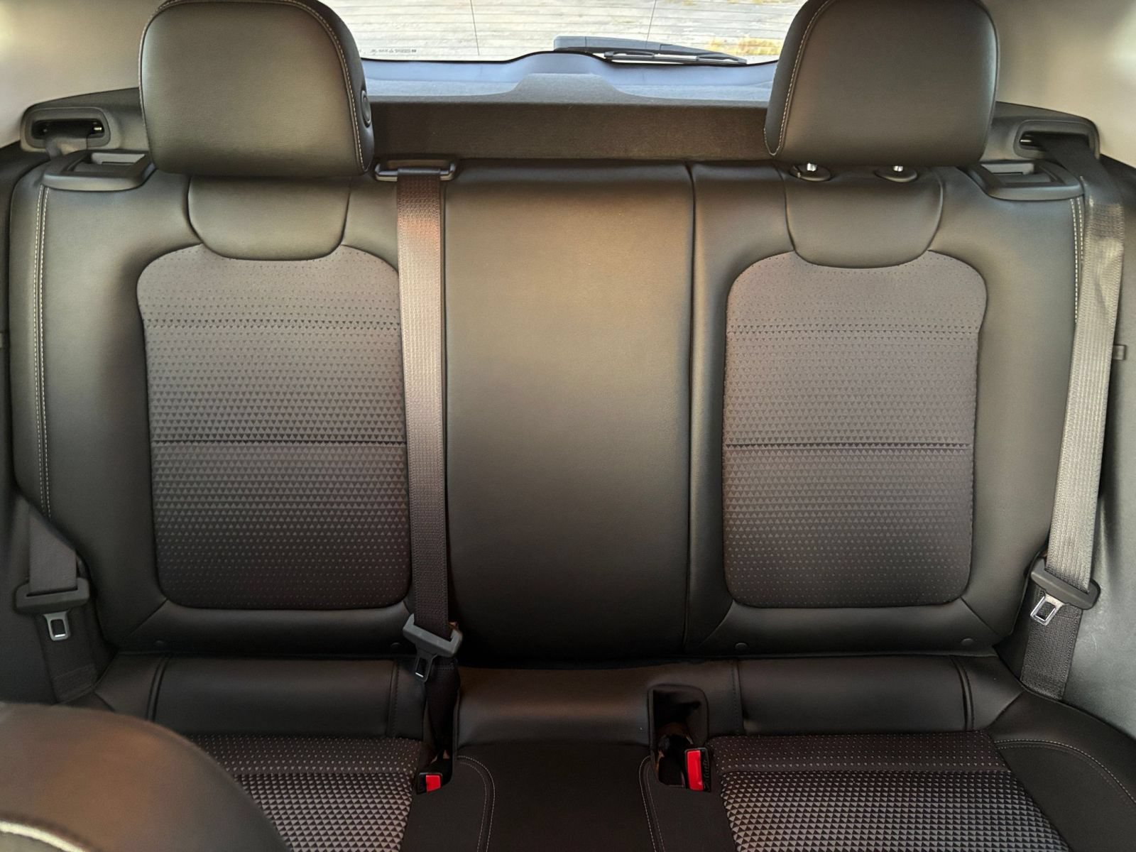 Used 2025 Chevrolet Trax LT FWD image 34