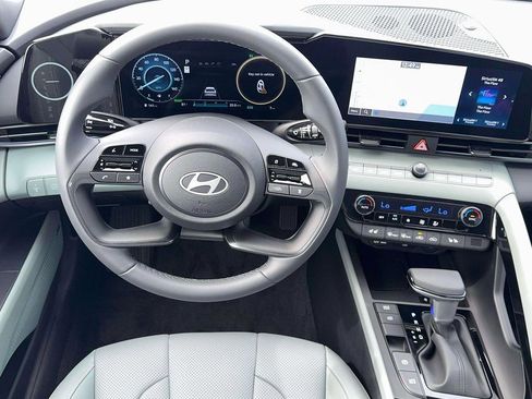 New 2026 Hyundai Elantra Limited FWD image 18