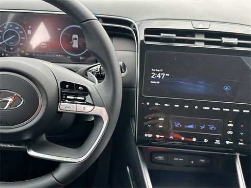 Used 2024 Hyundai Tucson Limited image 27