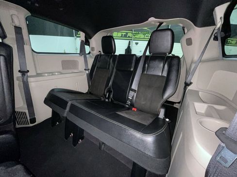 Used 2020 Dodge Grand Caravan SXT image 27