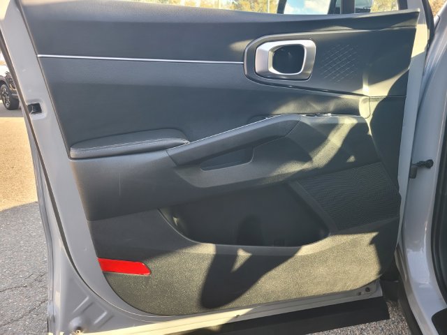 Used 2024 Kia Sorento S w/ Panoramic Sunroof Package FWD image 16