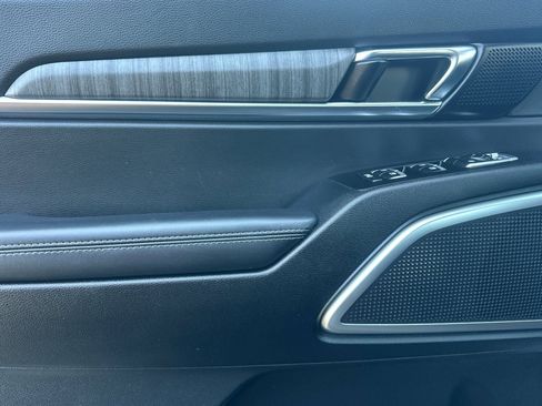 Used 2024 Kia Telluride EX image 12