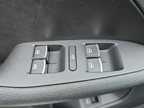 Used 2017 Volkswagen Jetta GLI image 27