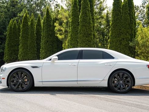 Used 2022 Bentley Flying Spur V8 AWD/4WD image 9