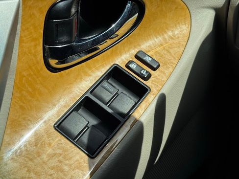 Used 2007 Toyota Camry XLE image 32