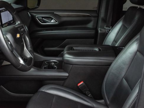 Used 2021 Chevrolet Suburban LT image 9