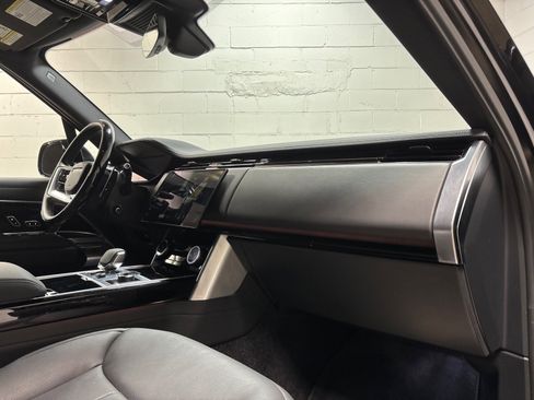Used 2023 Land Rover Range Rover SE AWD/4WD image 32