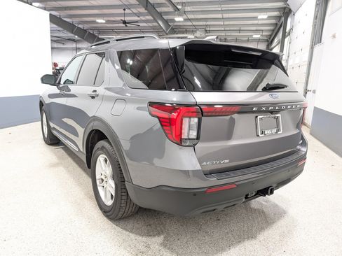 Used 2025 Ford Explorer Active image 5