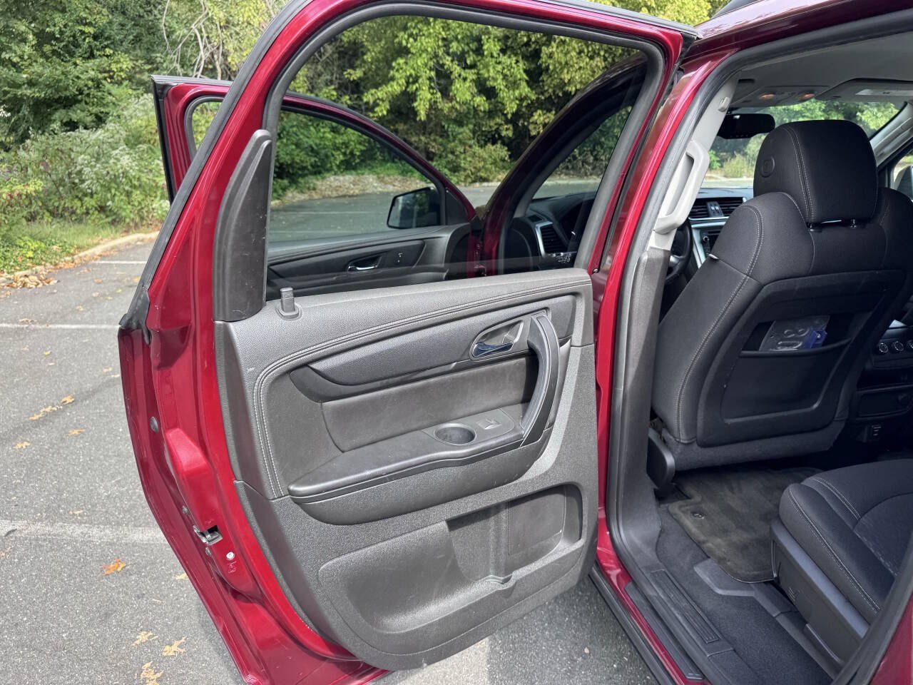 Used 2015 GMC Acadia SLE AWD/4WD image 16