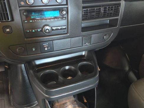 Used 2015 Chevrolet Express 2500 RWD image 11