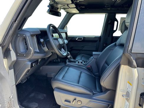New 2025 Ford Bronco Badlands image 11
