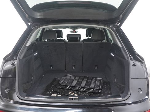 Used 2018 Audi Q5 Prestige w/ Prestige Package image 16