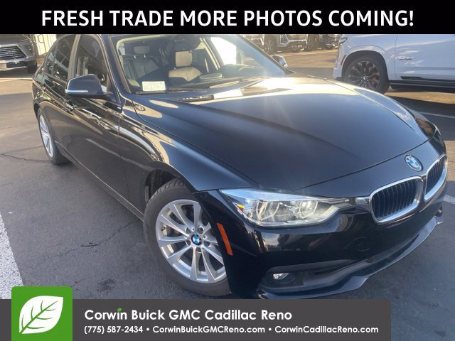 Used 2018 BMW 320i xDrive Sedan AWD/4WD image 3