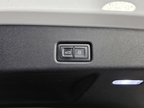 Certified 2025 Audi Q5 Premium w/ Convenience Package AWD/4WD image 14
