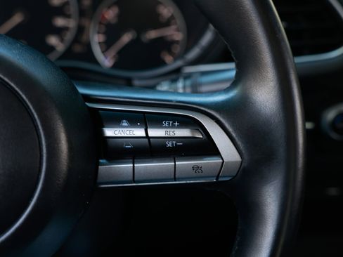 Used 2021 MAZDA MAZDA3 s image 31