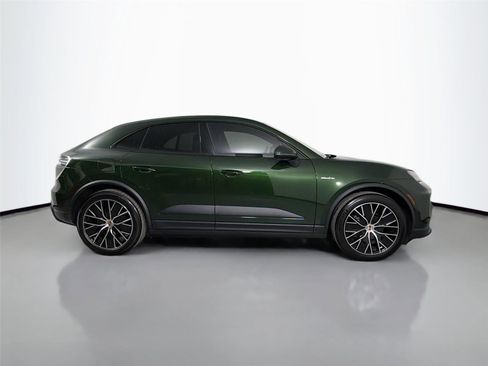 Certified 2026 Porsche Macan Electric RWD image 8