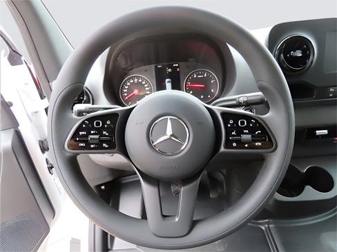 Used 2024 Mercedes-Benz Sprinter 3500 image 40