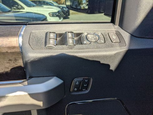 Used 2022 Ford F250 Lariat w/ Lariat Value Package image 18