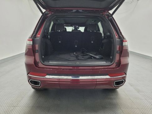 Used 2022 Jeep Grand Cherokee Overland w/ Luxury Tech Group IV image 29