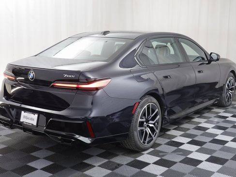 Certified 2025 BMW 760i xDrive w/ Executive Package image 21