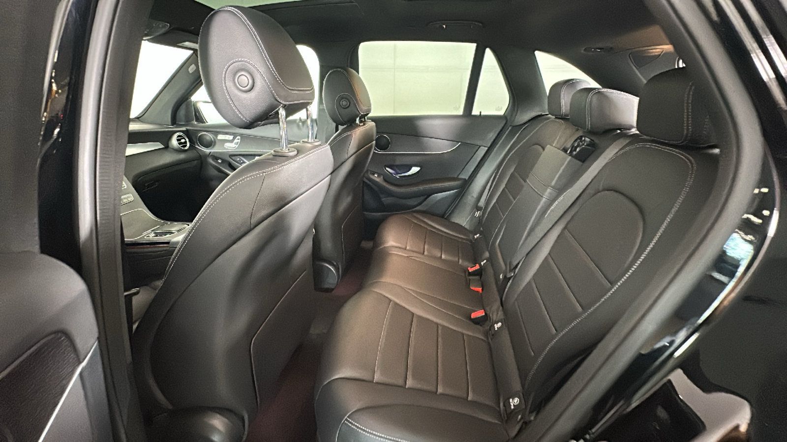 Used 2022 Mercedes-Benz GLC 300 4MATIC image 29