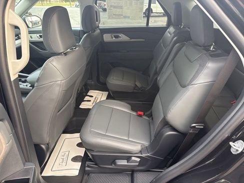 New 2026 Ford Explorer Active w/ Active Comfort Package image 10
