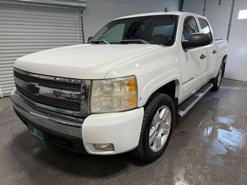 Used 2008 Chevrolet Silverado 1500 LT w/ All Star Edition AWD/4WD image 2