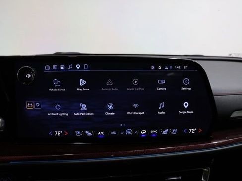Used 2025 Chevrolet Traverse RS AWD/4WD image 30