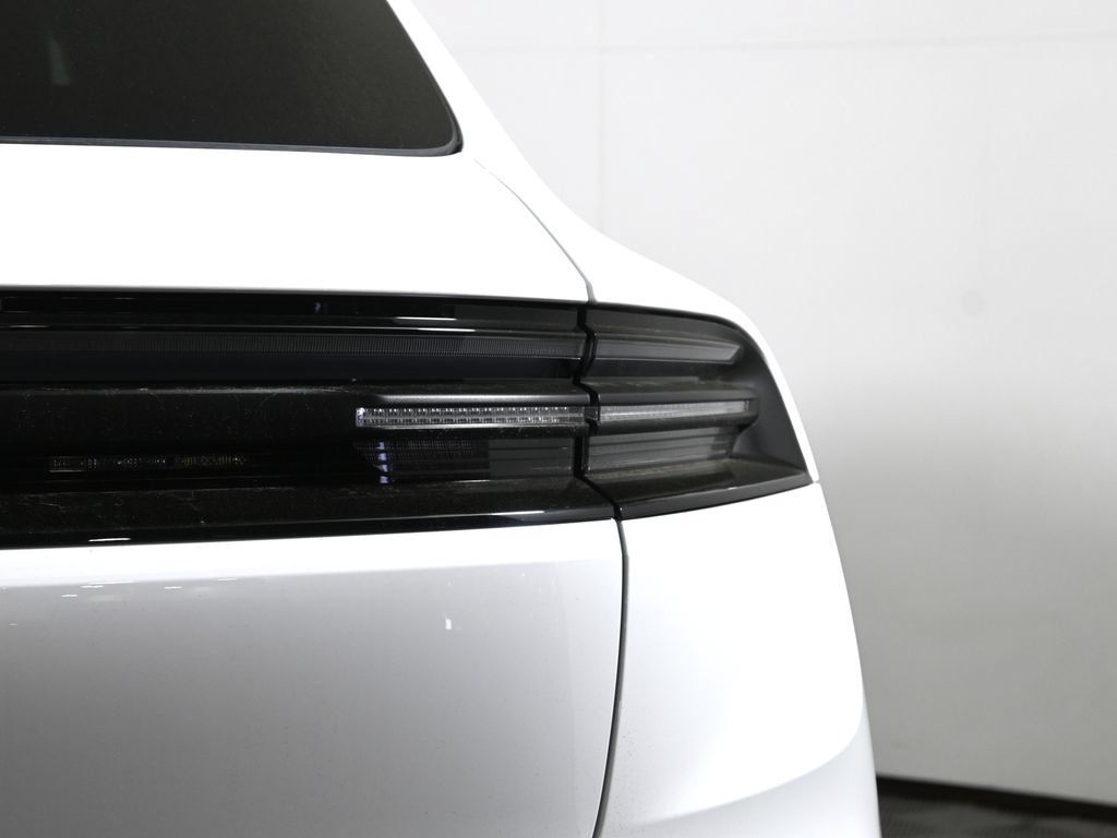Used 2026 Porsche Macan 4 Electric AWD/4WD image 13